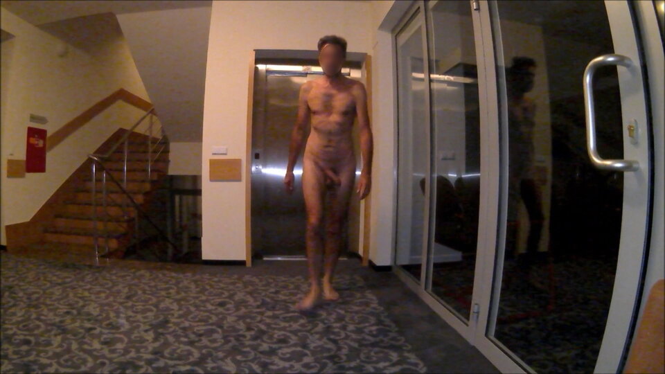Hotelowy korytarz.mp4_snapshot_01.32.538.jpg - Krzysztof_cfnm