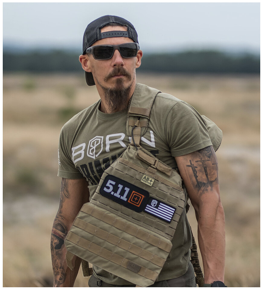 52m.jpg - metalcfcouple