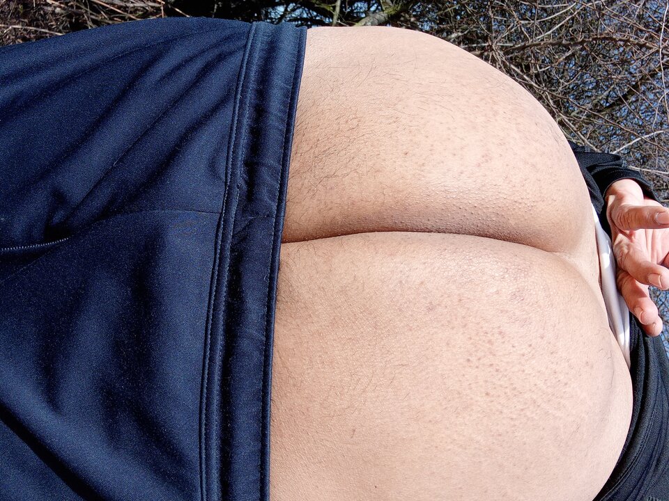 1000023623.jpg - lickemydick