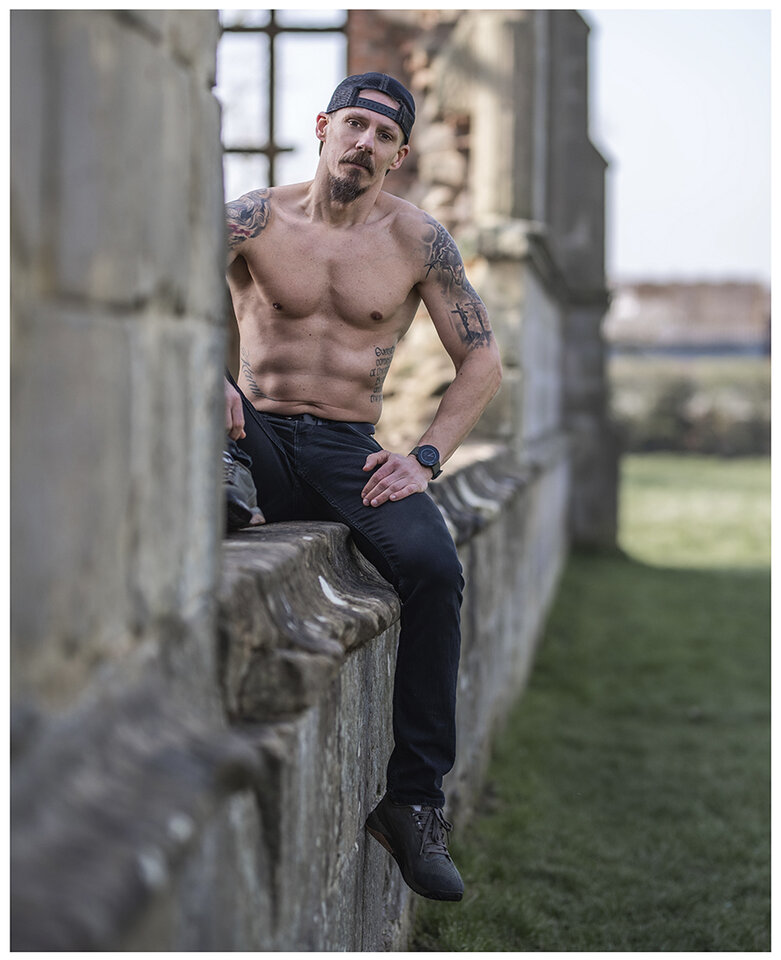 66m.jpg - metalcfcouple