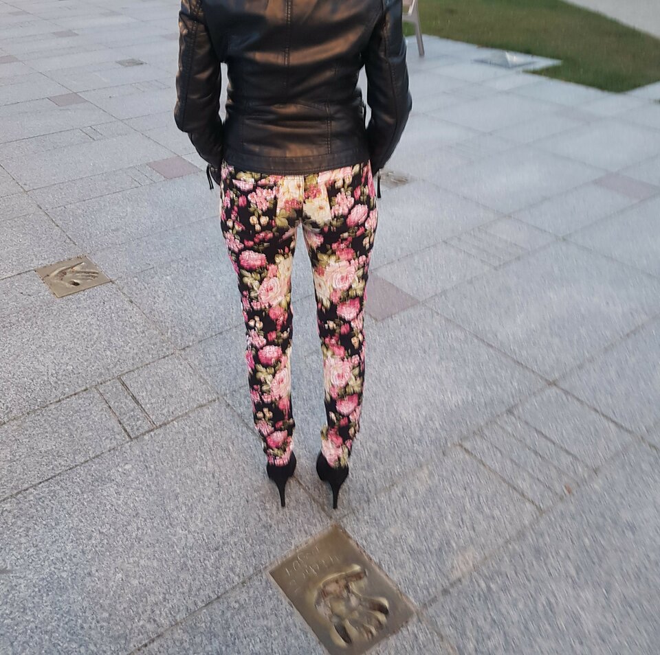 suka w kwiatach.jpg - SukazPanem48